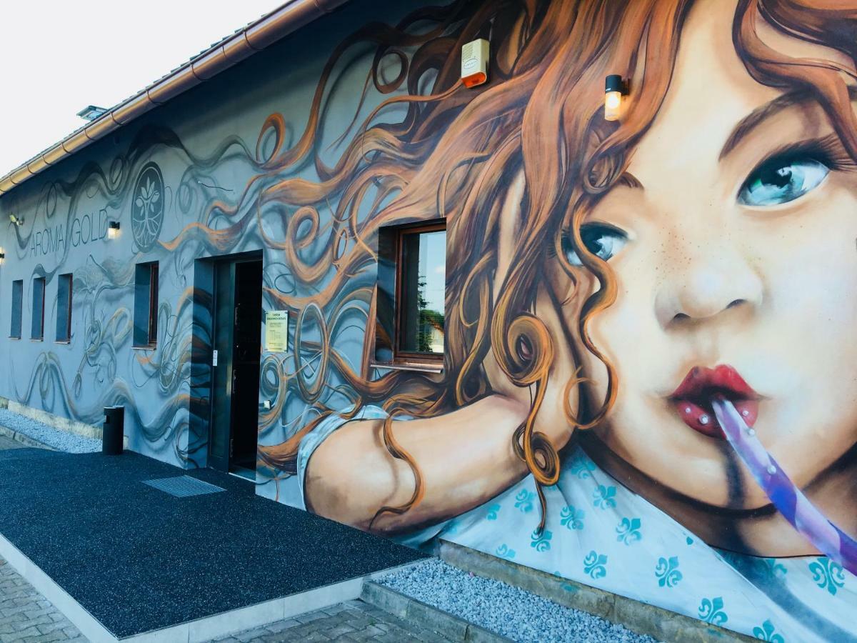 Hotel Aroma Gold Dolní Bousov Exterior foto
